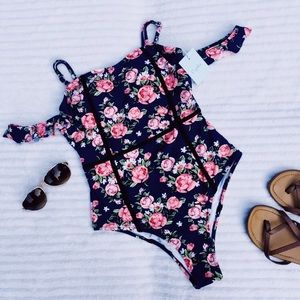 Cupshe Off-the-Shoulder Floral One-Piece Swimsuit
